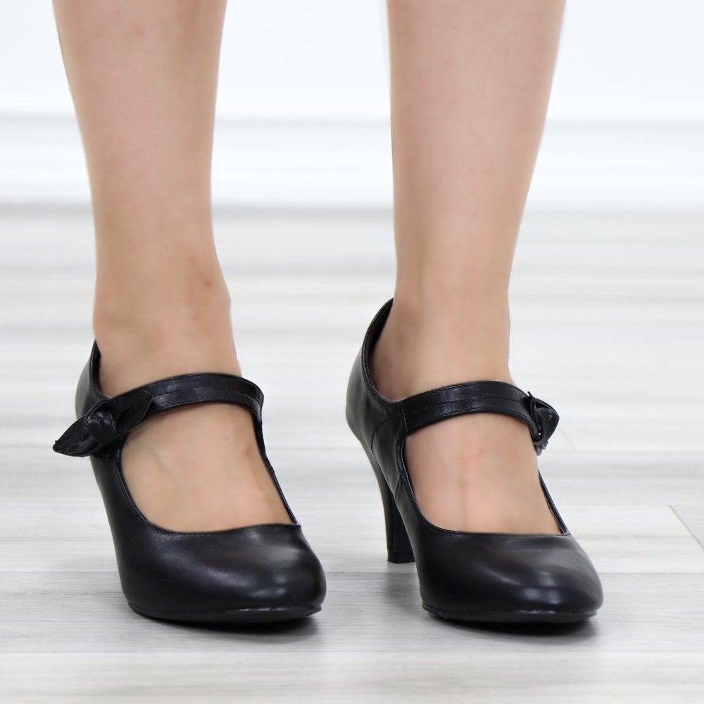 Closed Toe Low Mid Heel Bow Strap Dress Pump - Picture 11 of 12